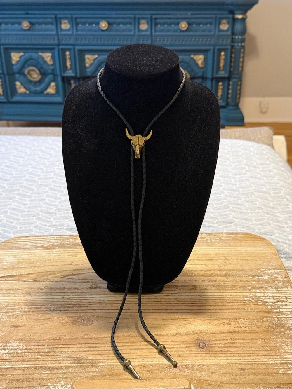 Vintage Black Leather Gold Tone Bull Cowboy Bolo Western Tie